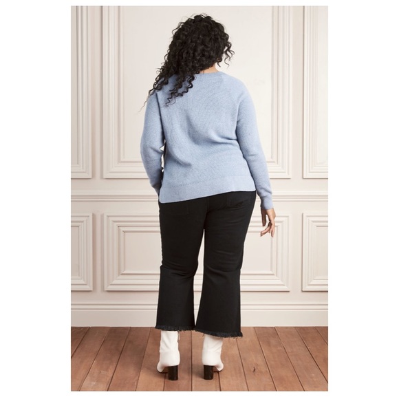 Side button detail sweater - Picture 4 of 9